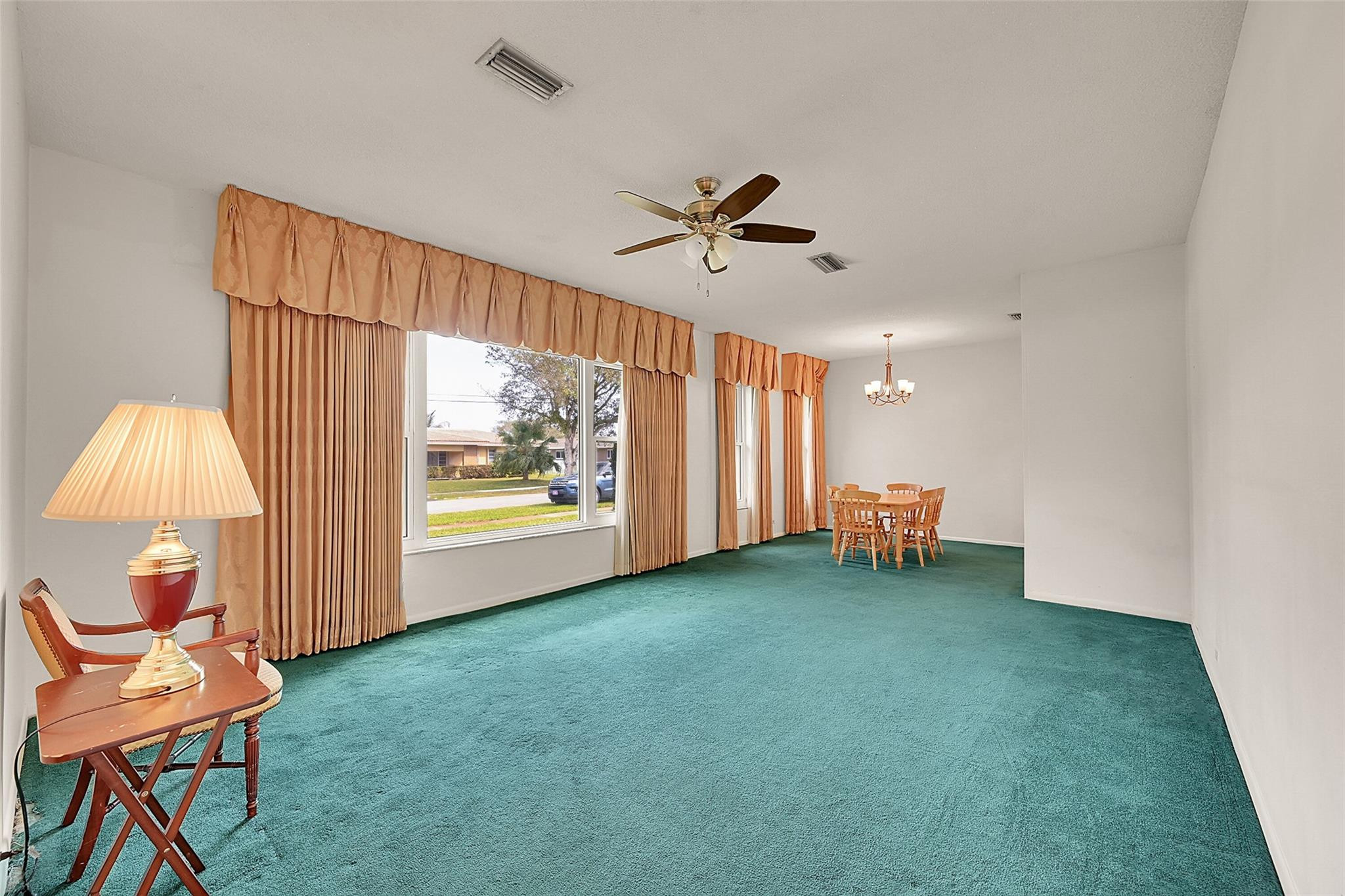 Plantations Secluded Gard - Residential