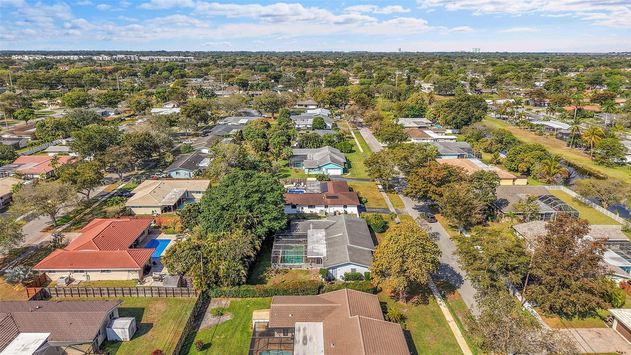 Plantations Secluded Gard - Residential