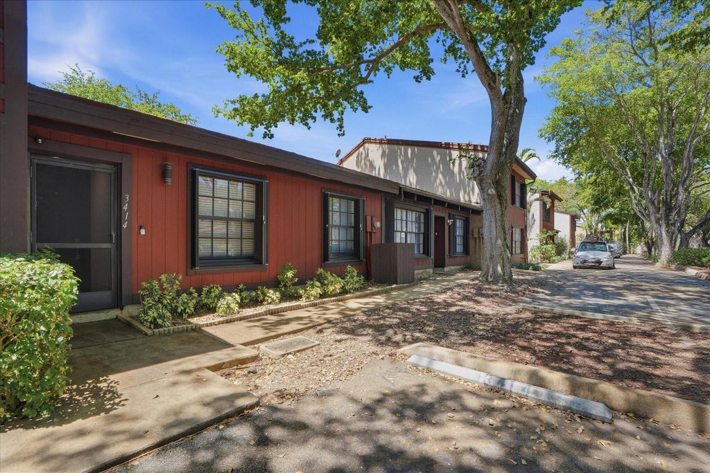 Photo of 3414 Freedom Drive, Hollywood, FL 33021 (MLS # B26020129)