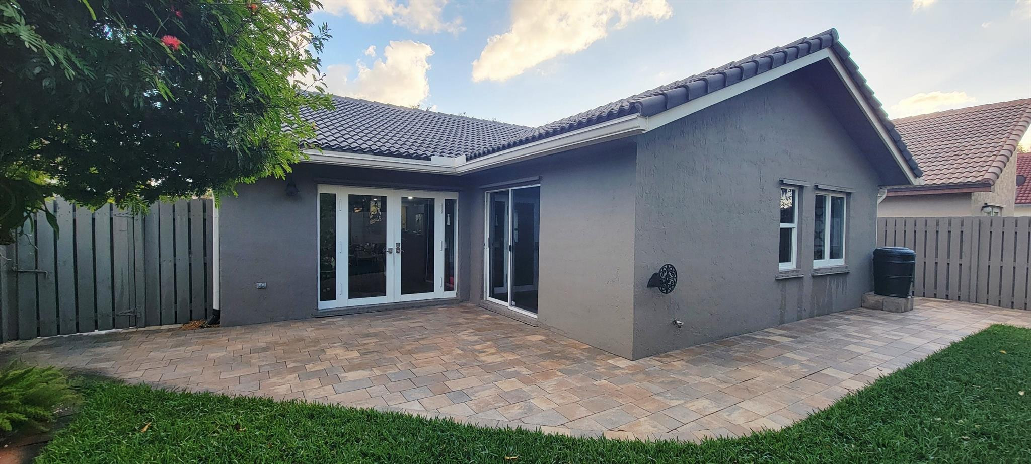 Arboretum 148-22 B - Residential