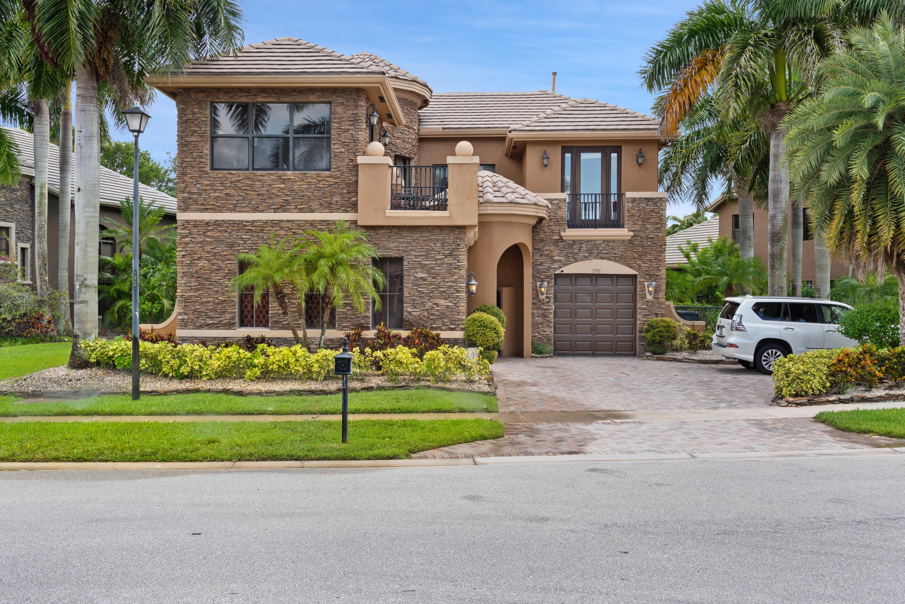 3501 COLLONADE Drive