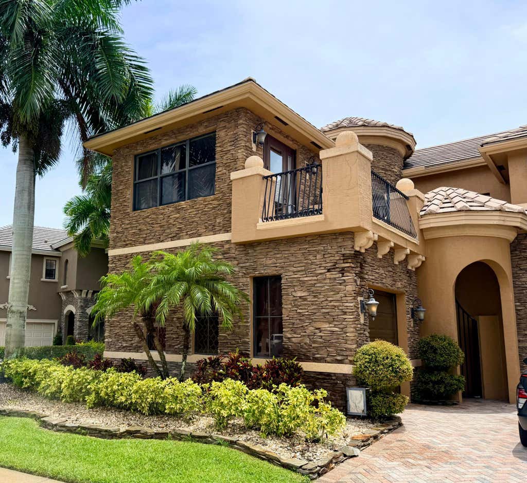 Photo of 3501 COLLONADE Drive, Wellington, FL 33449 (MLS # B26055660)