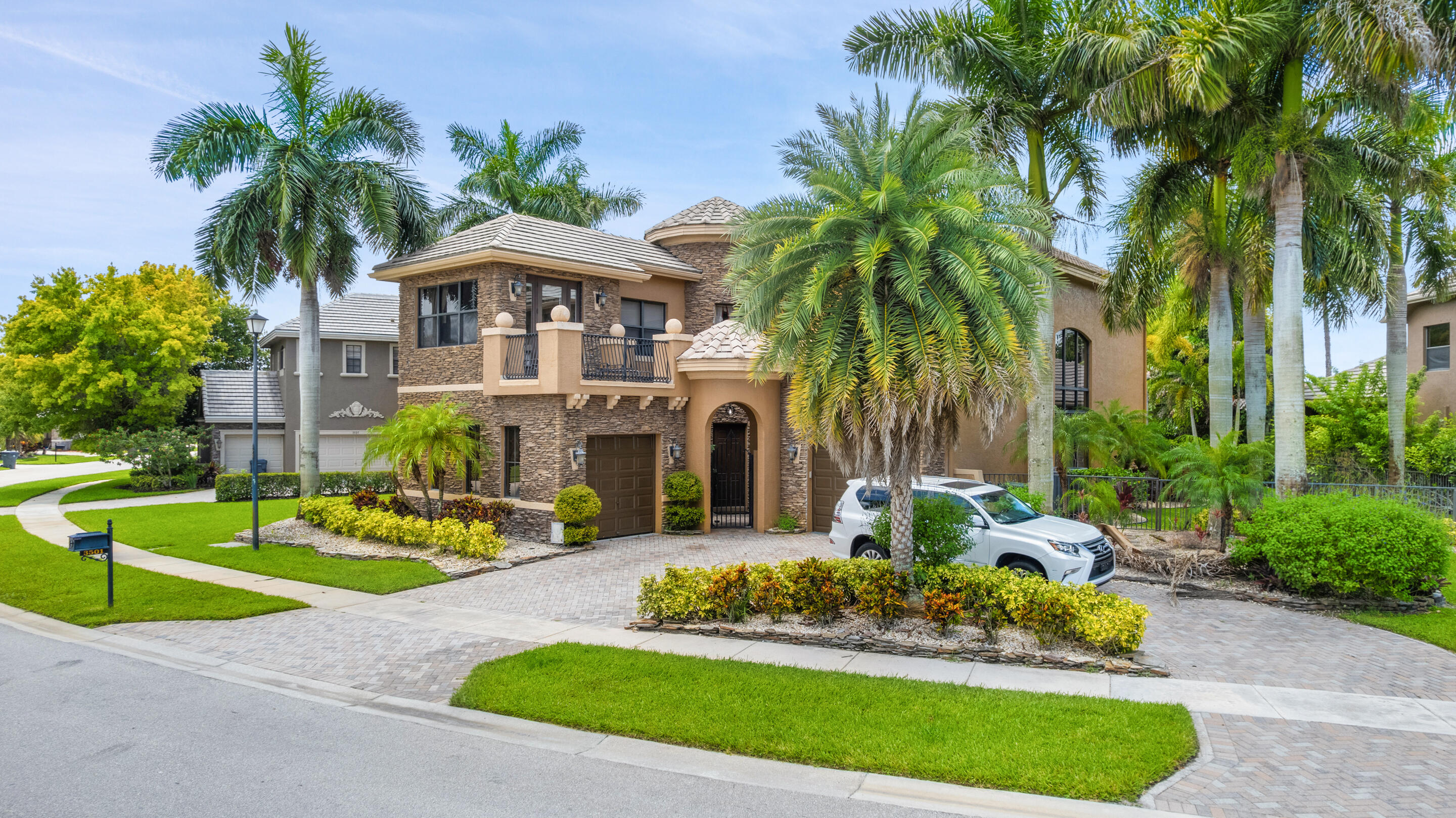 3501 COLLONADE Drive