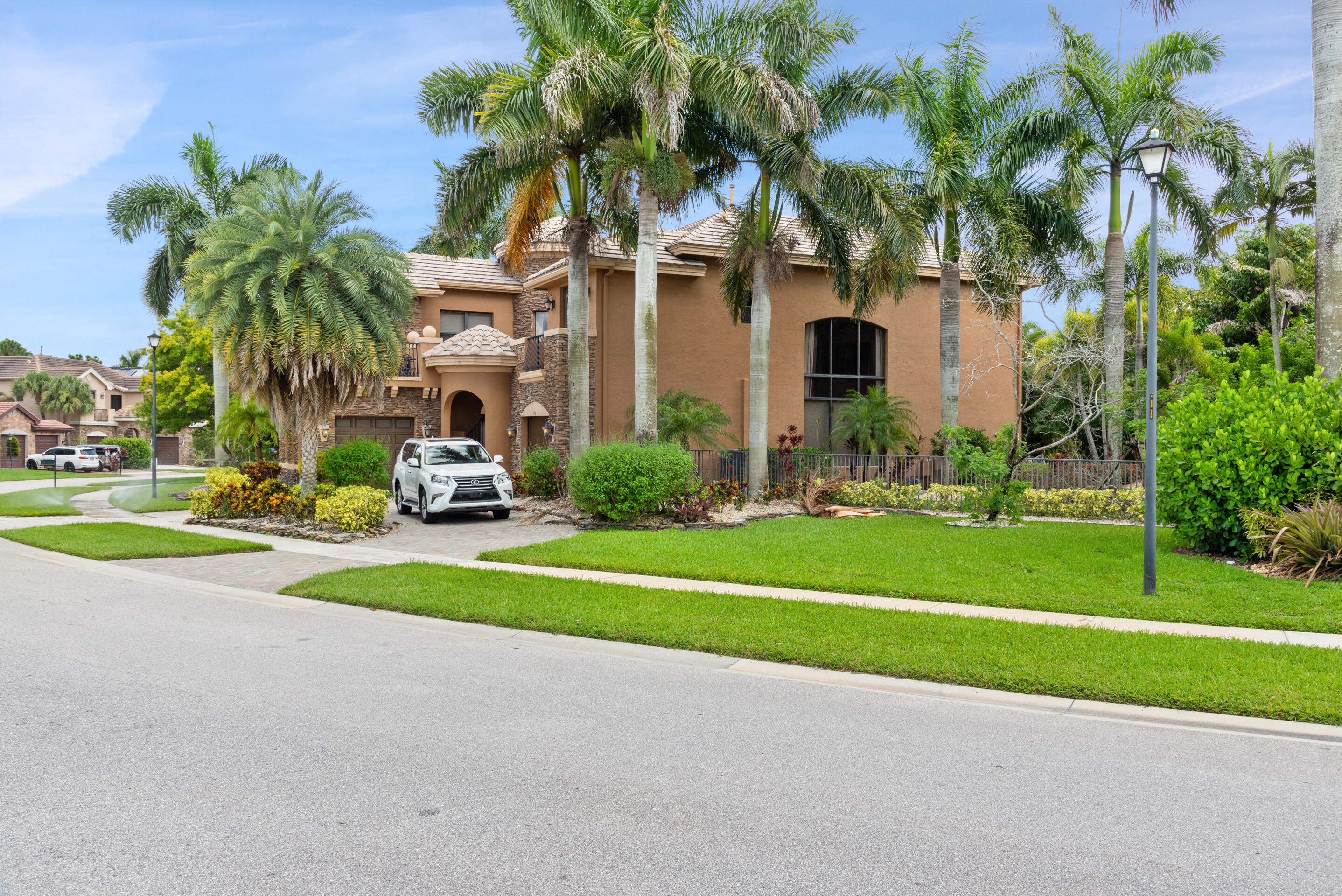 3501 COLLONADE Drive