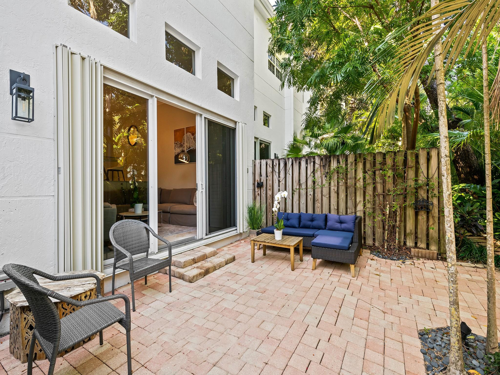 VILLAS LAS OLAS - Residential