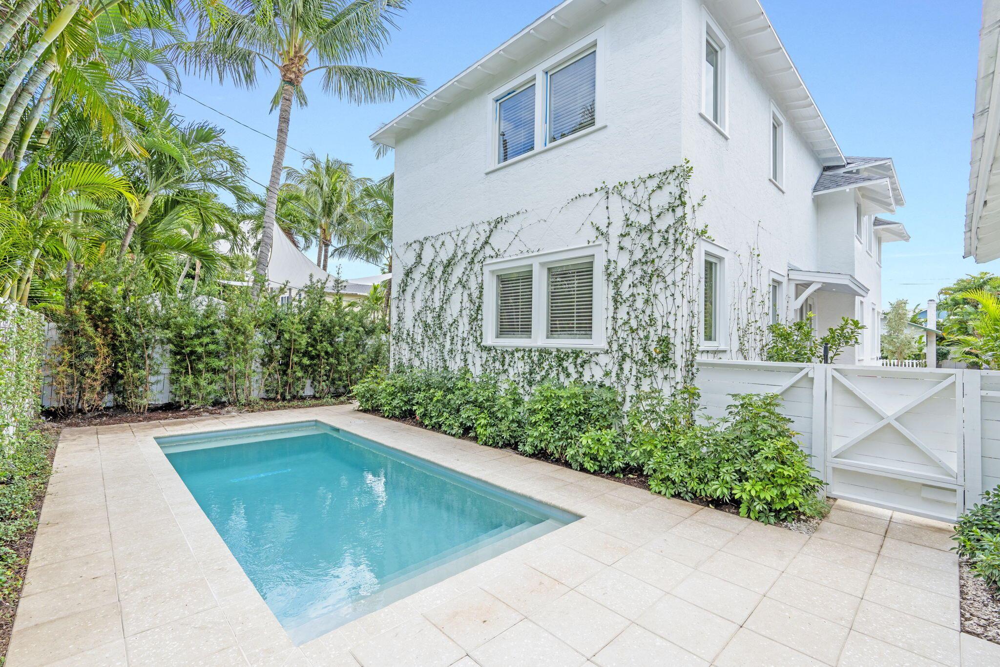 CARLBERG COURT IN - Residential