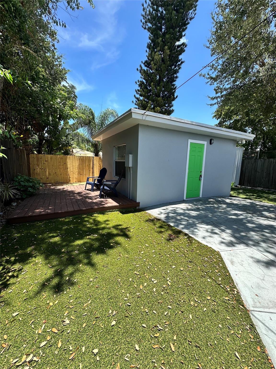 1075 NE 32ND Street rear