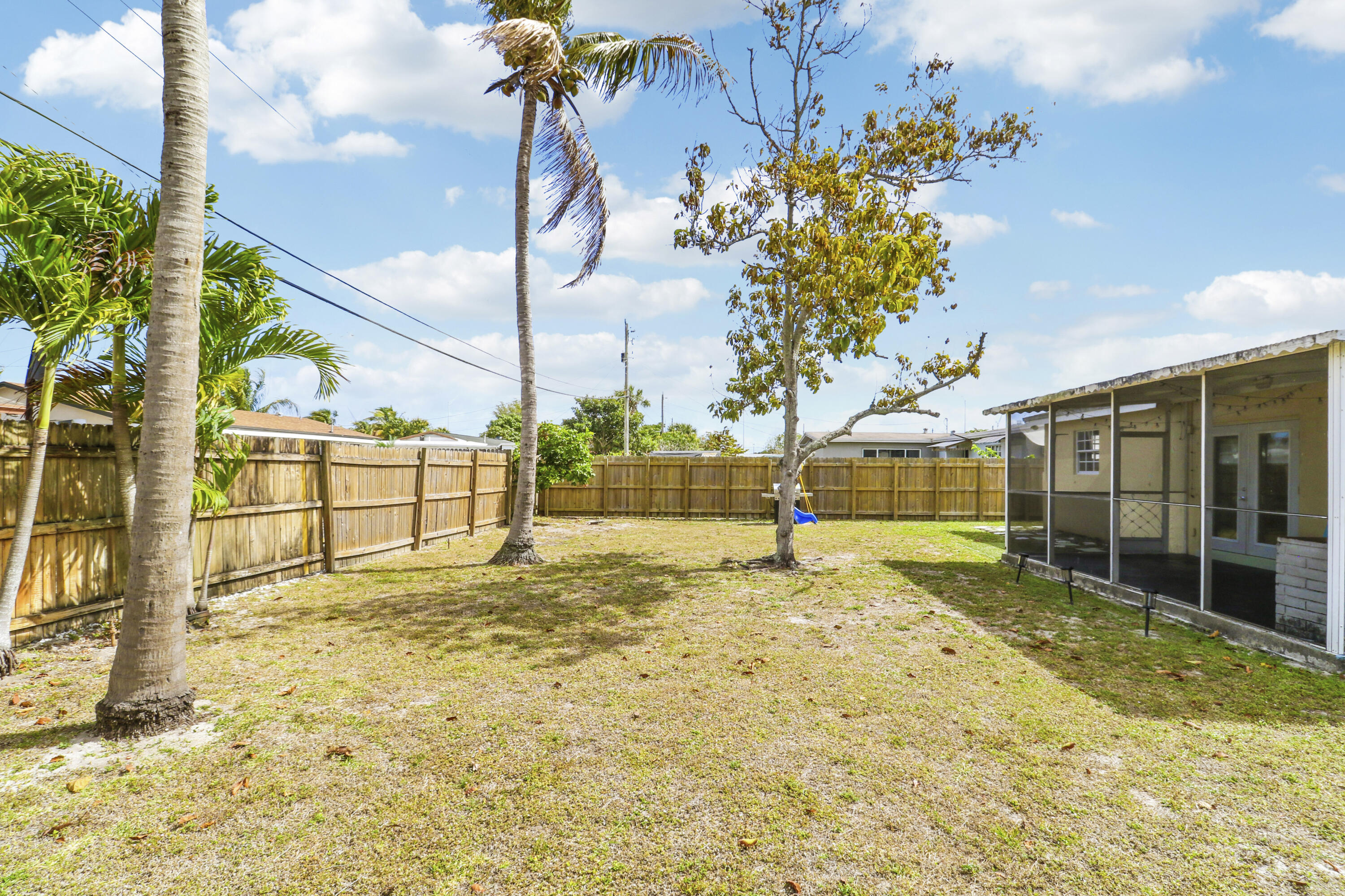 BONNIE LOCH - Residential