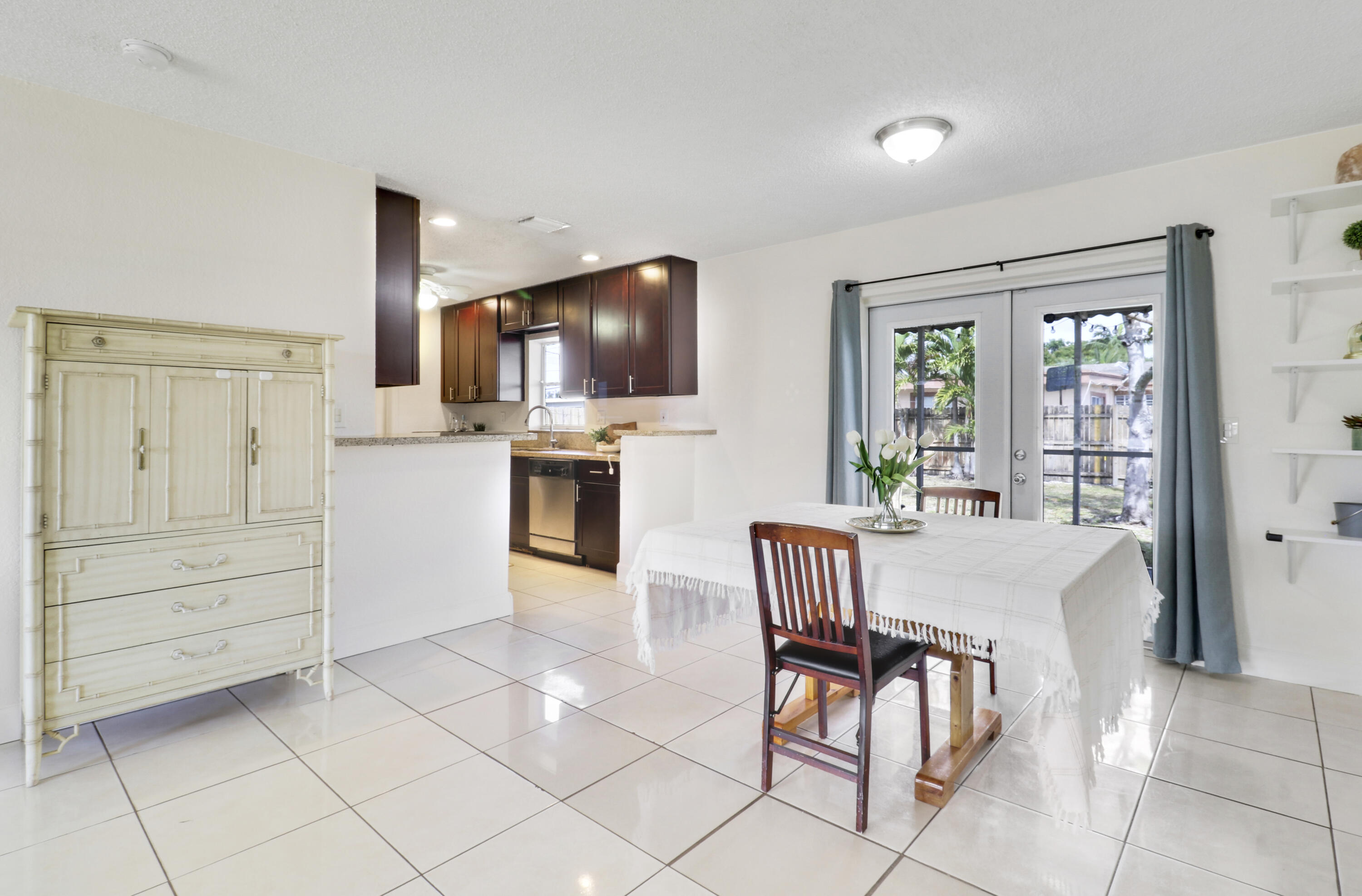 BONNIE LOCH - Residential