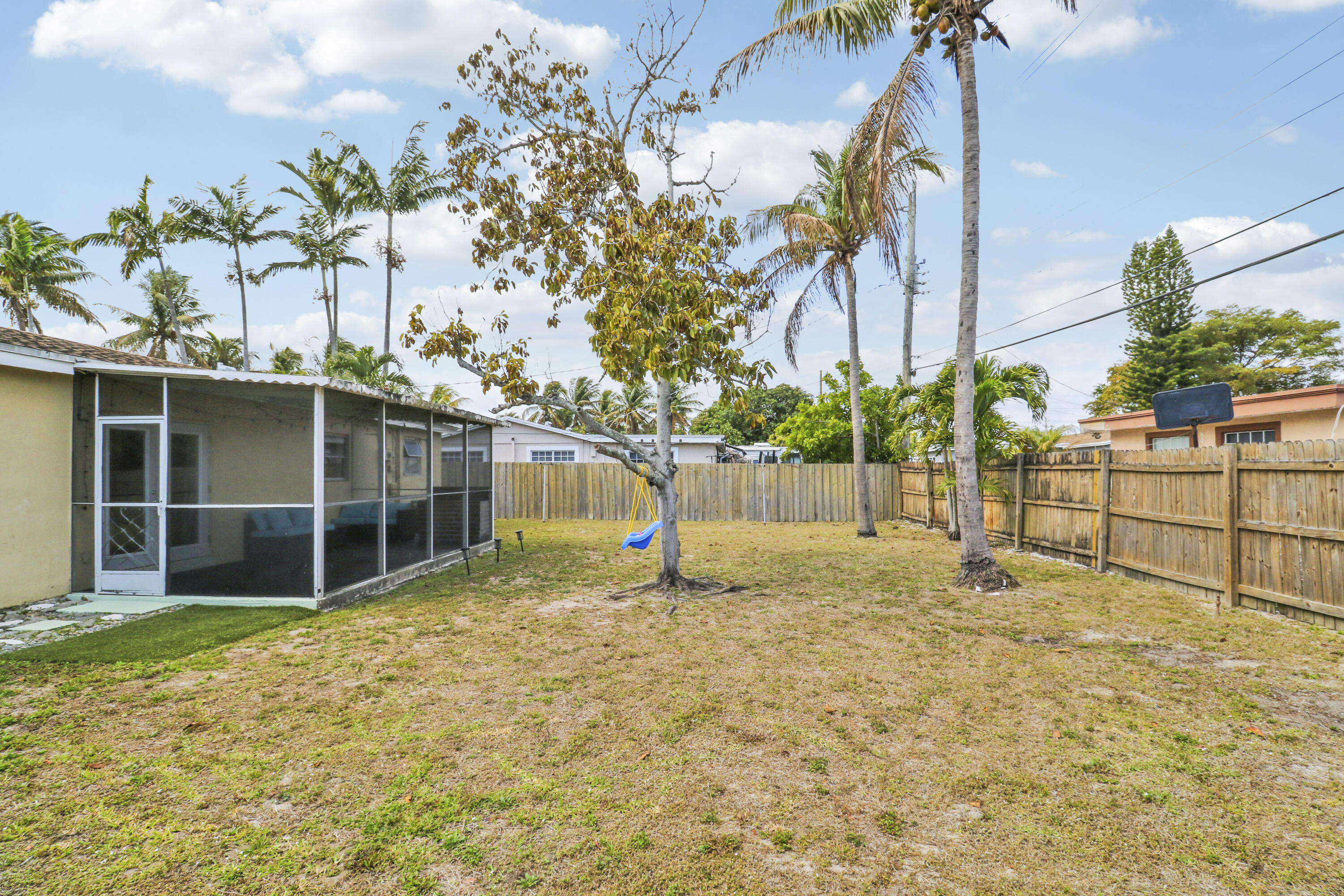 BONNIE LOCH - Residential