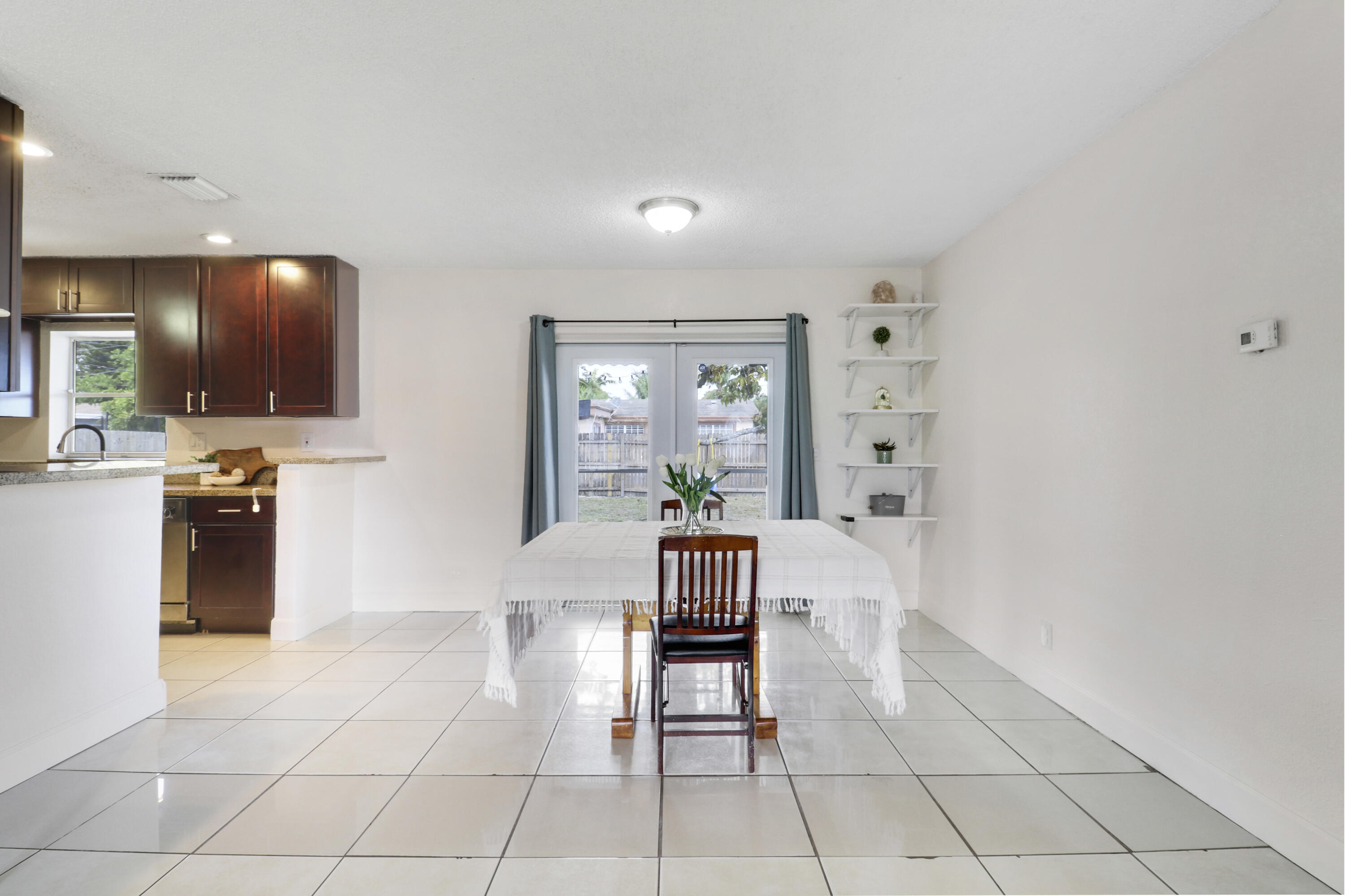 BONNIE LOCH - Residential