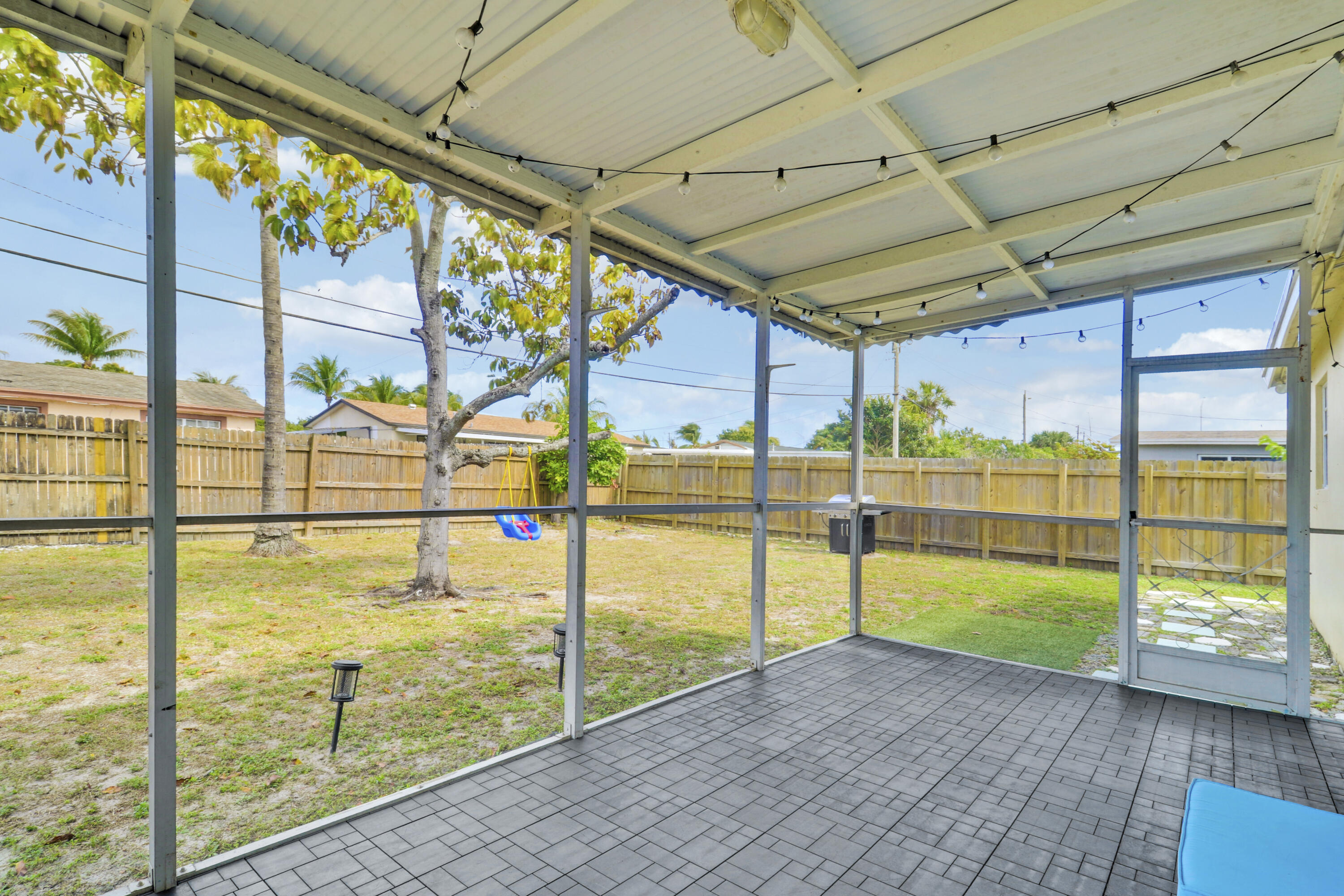 BONNIE LOCH - Residential