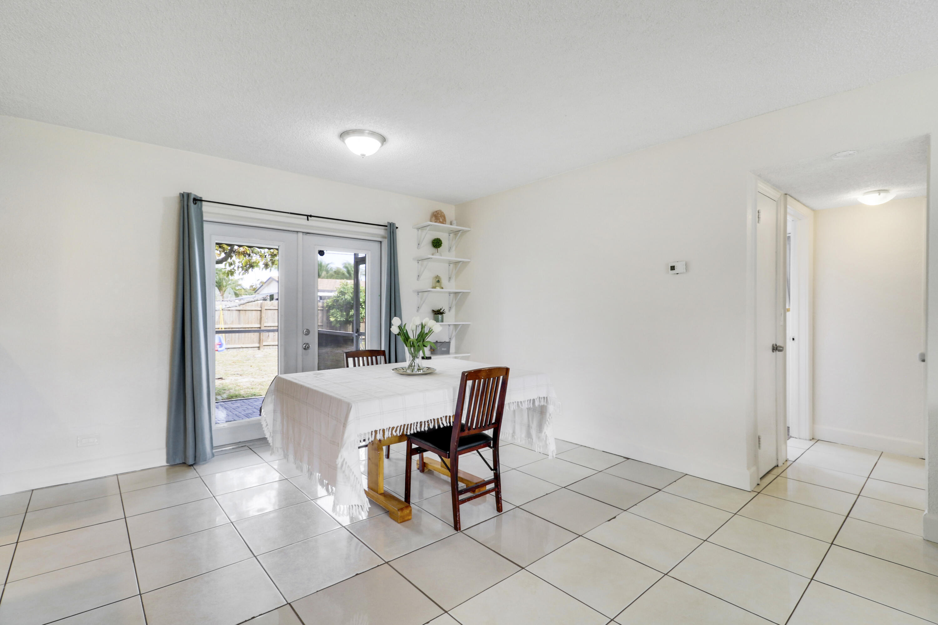 BONNIE LOCH - Residential