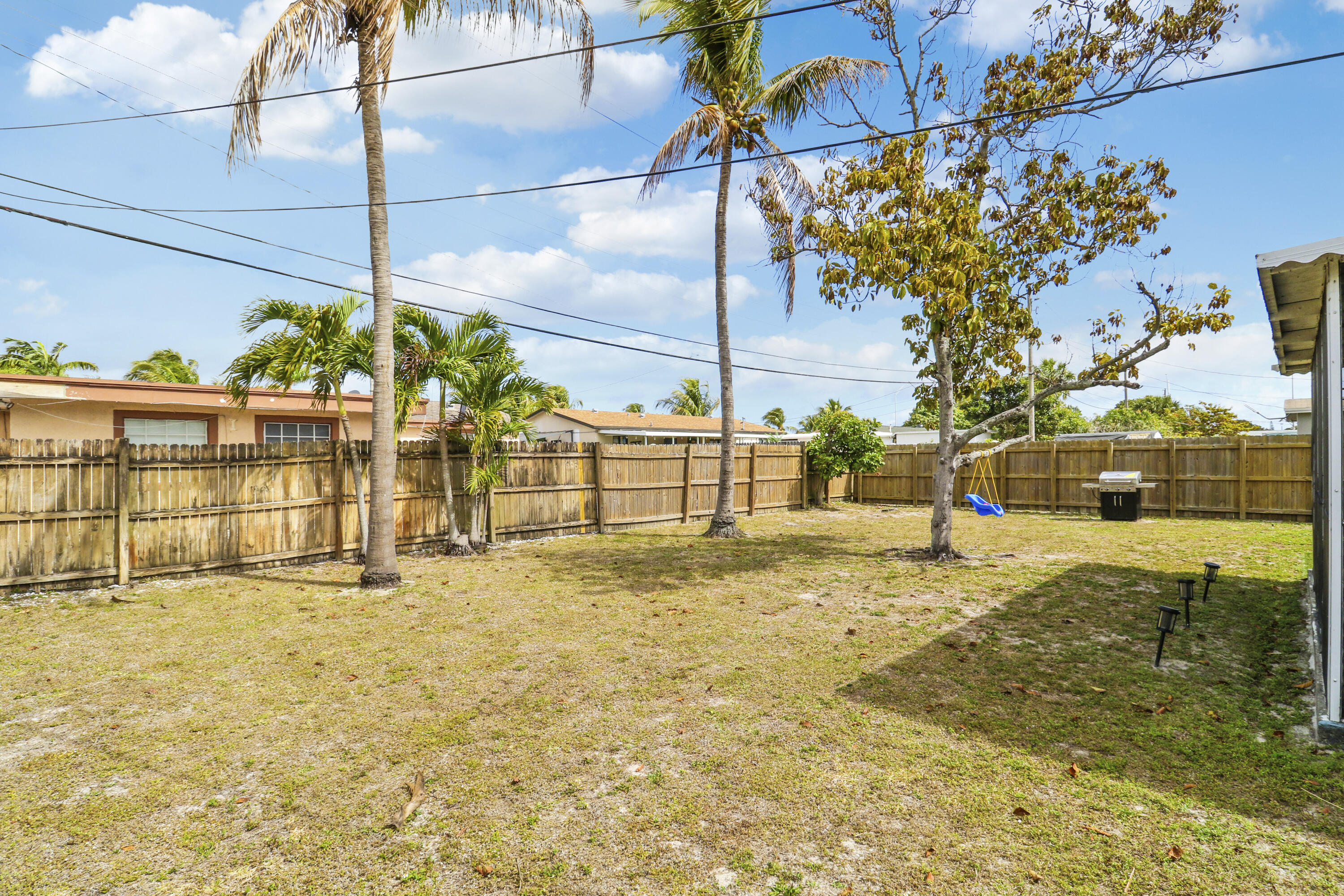 BONNIE LOCH - Residential