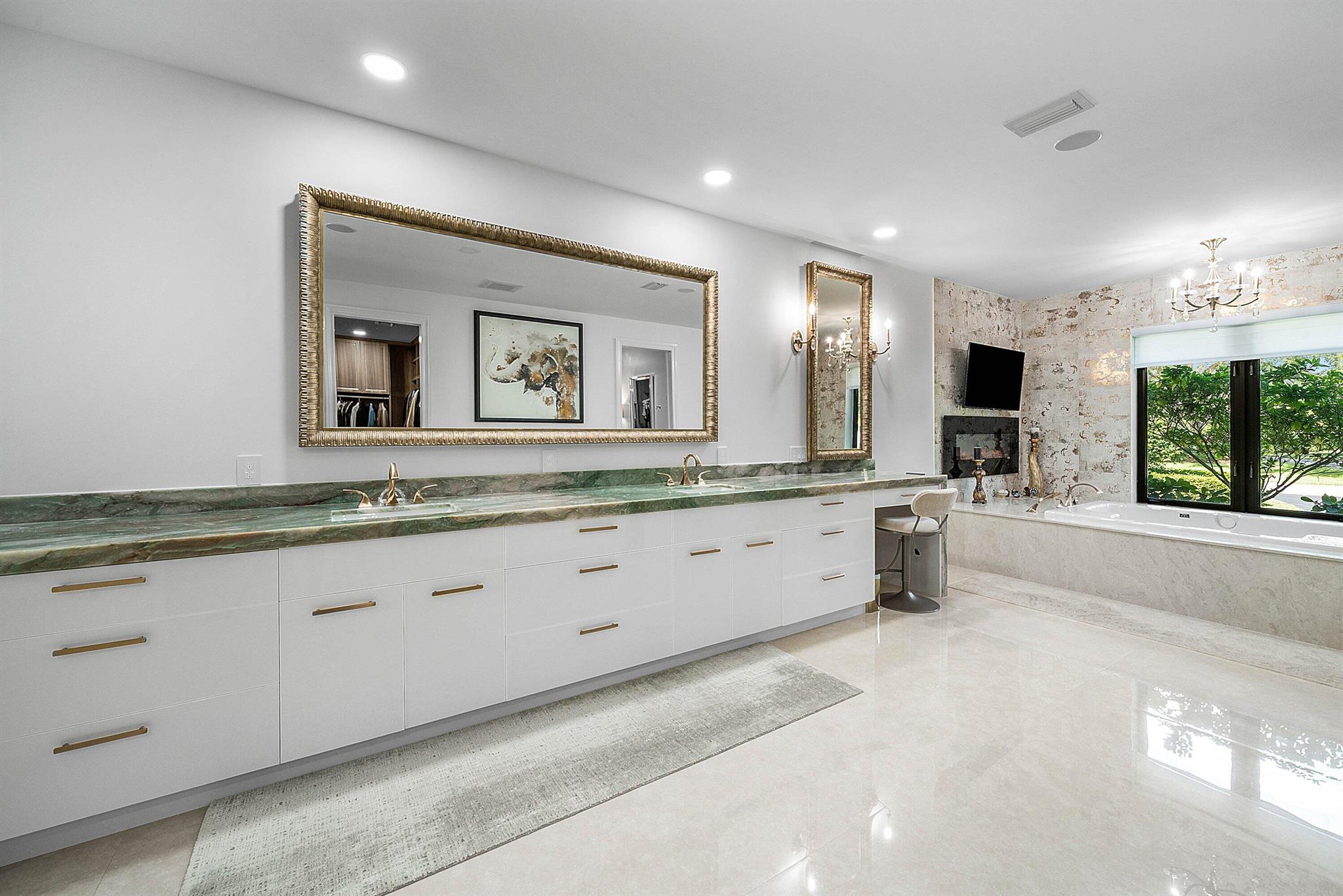 DELRAY DUNES 2ND SEC - Residential