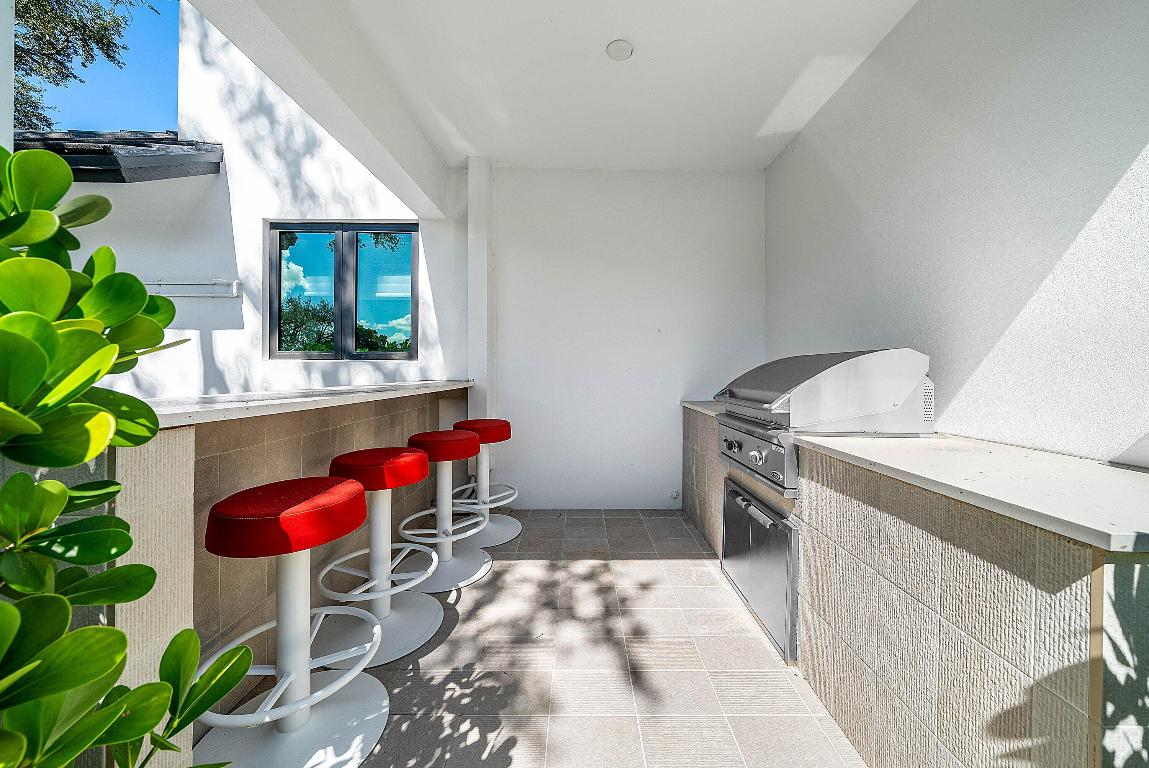 DELRAY DUNES 2ND SEC - Residential