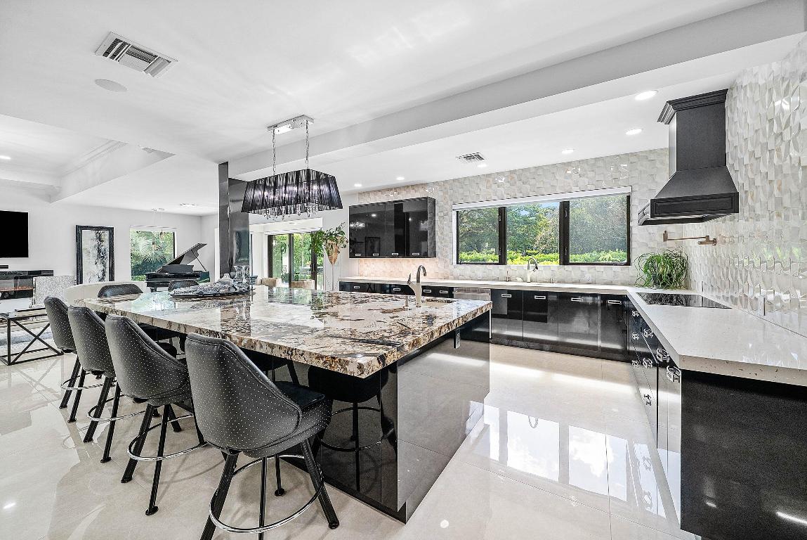 DELRAY DUNES 2ND SEC - Residential