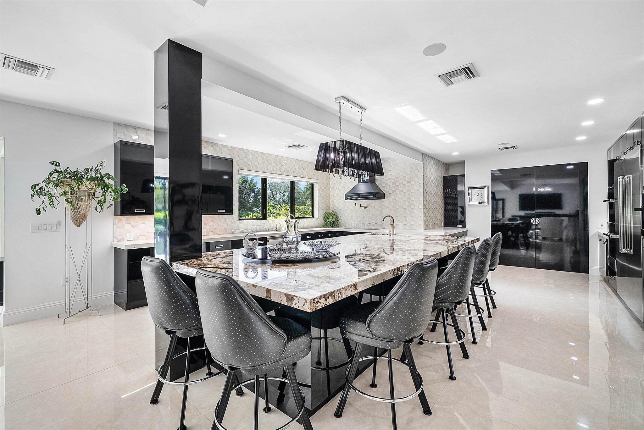 DELRAY DUNES 2ND SEC - Residential