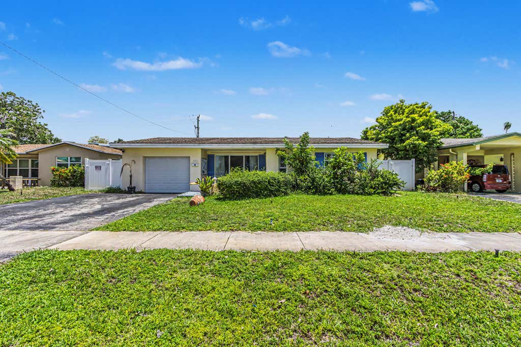 Photo of 3201 Liberty Street, Hollywood, FL 33021 (MLS # B26045016)