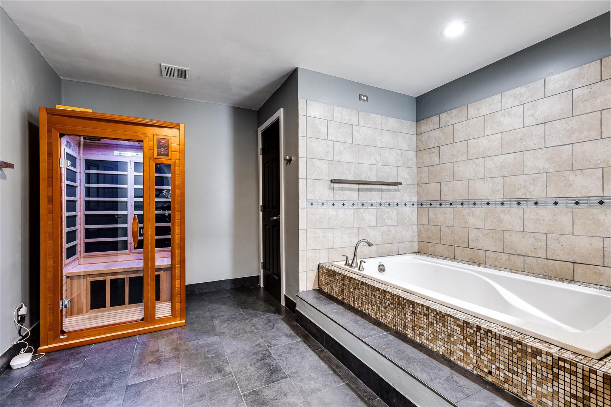 Plantation Harbor 81-24 B - Residential Lease