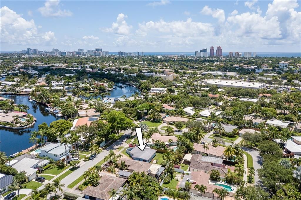 Photo of 1806 NE 21st St, Fort Lauderdale, FL 33305 (MLS # F10293520)