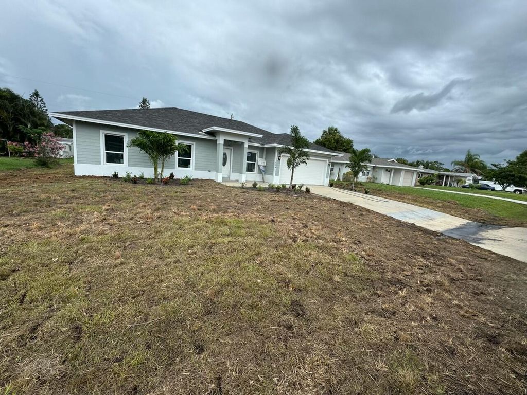 Photo of 414 Willows Avenue, Port Saint Lucie, FL 34952 (MLS # R10994230)