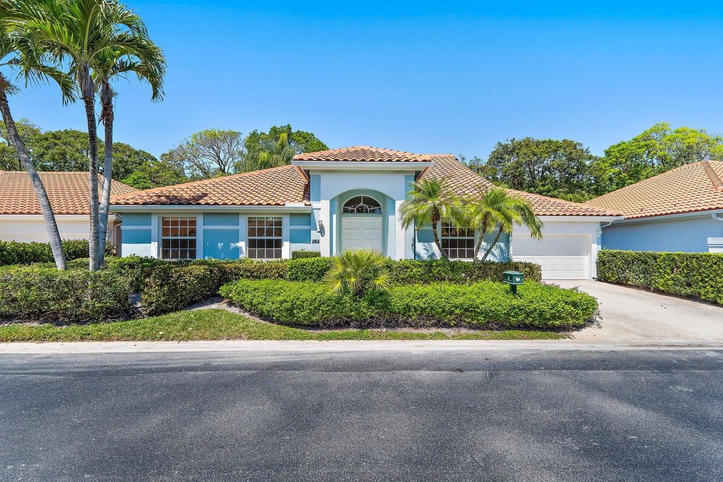 Photo of 262 Eagleton Estates Boulevard, Palm Beach Gardens, FL 33418 (MLS # B26006486)