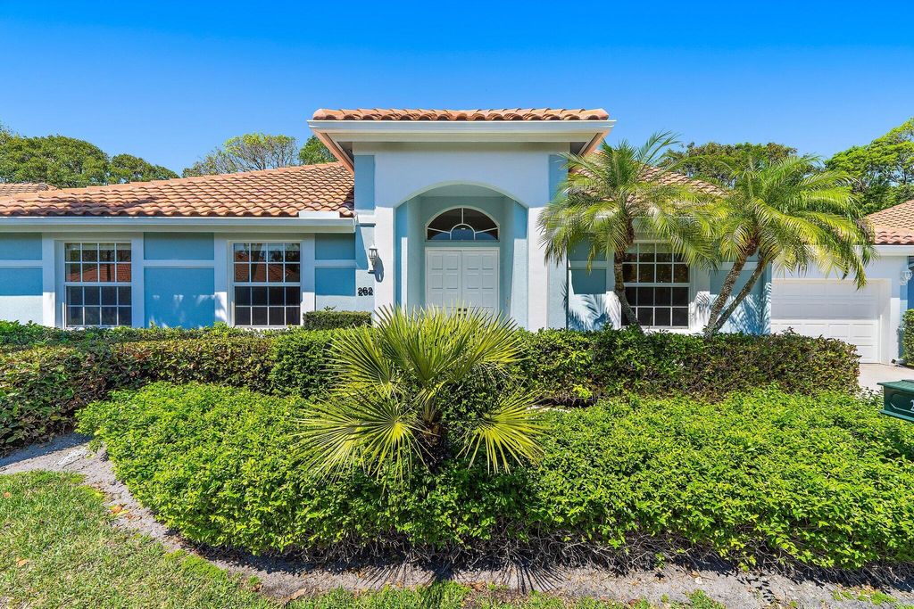 Photo of 262 Eagleton Estates Boulevard, Palm Beach Gardens, FL 33418 (MLS # B26006486)