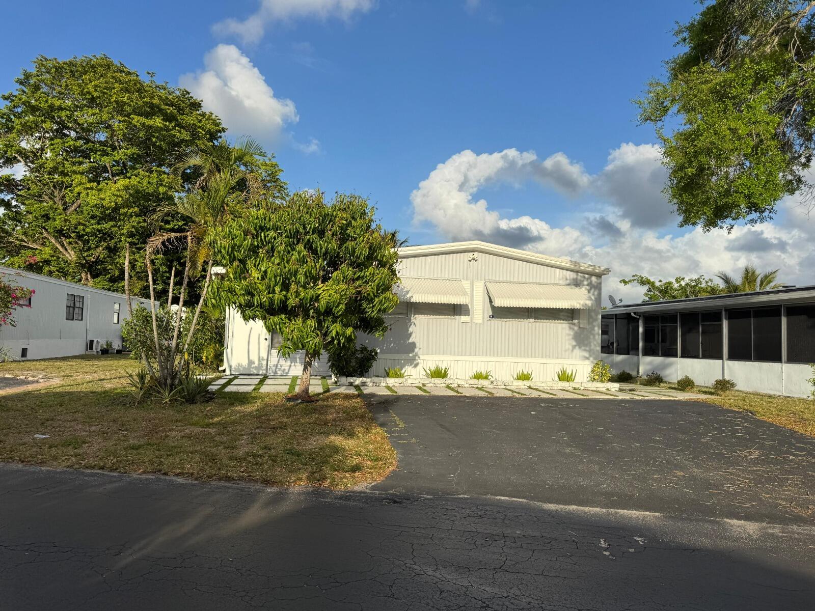 1514 NW 23rd Street 617