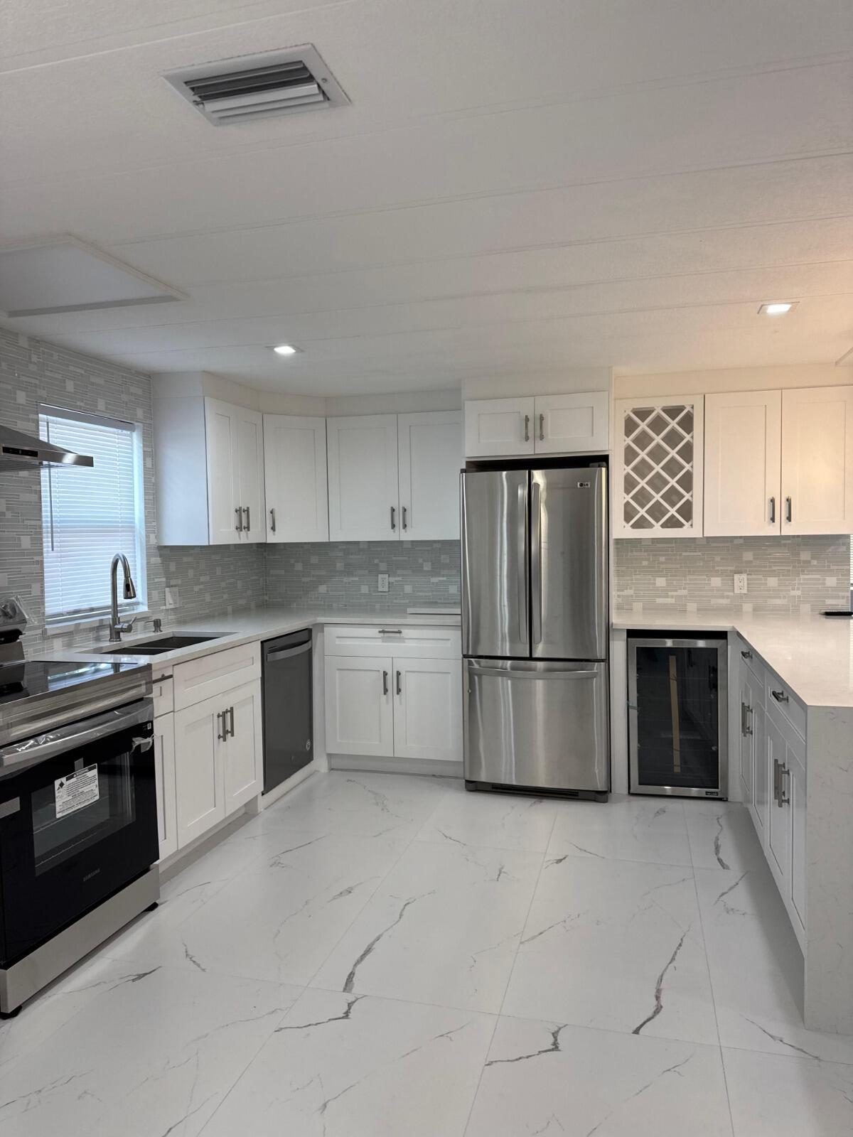 Sand and sea - Residential