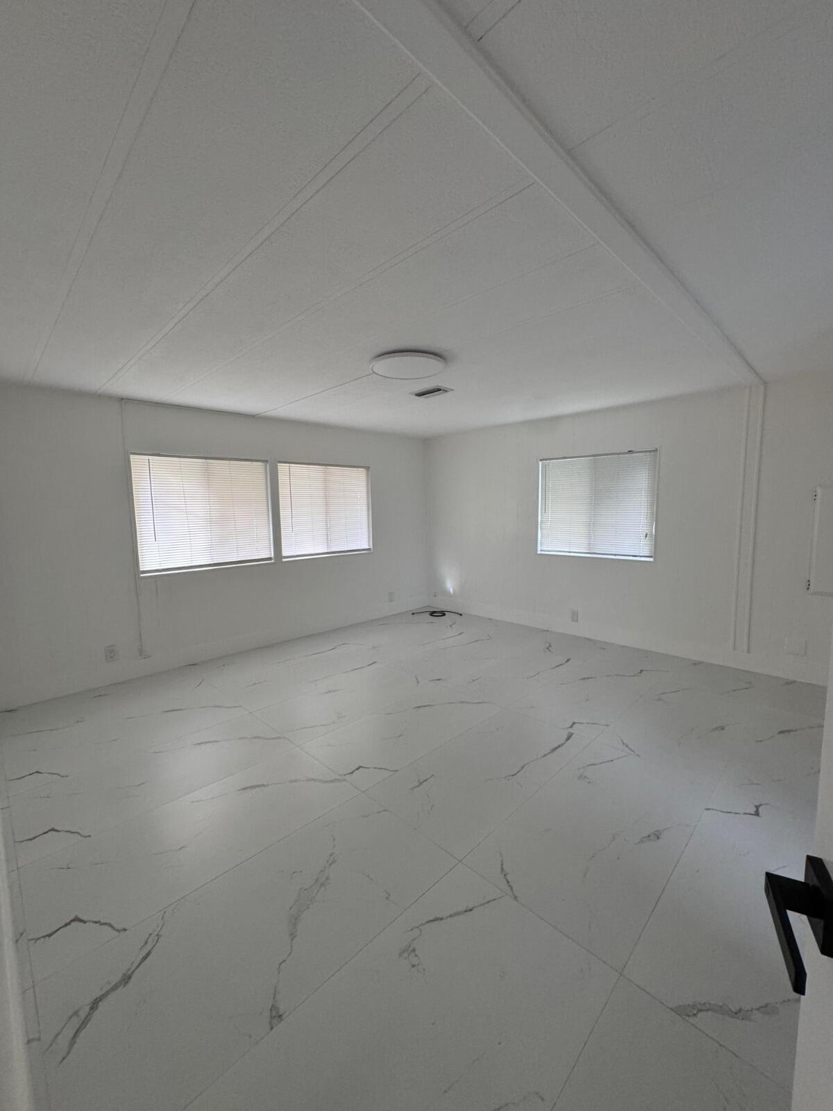 Sand and sea - Residential