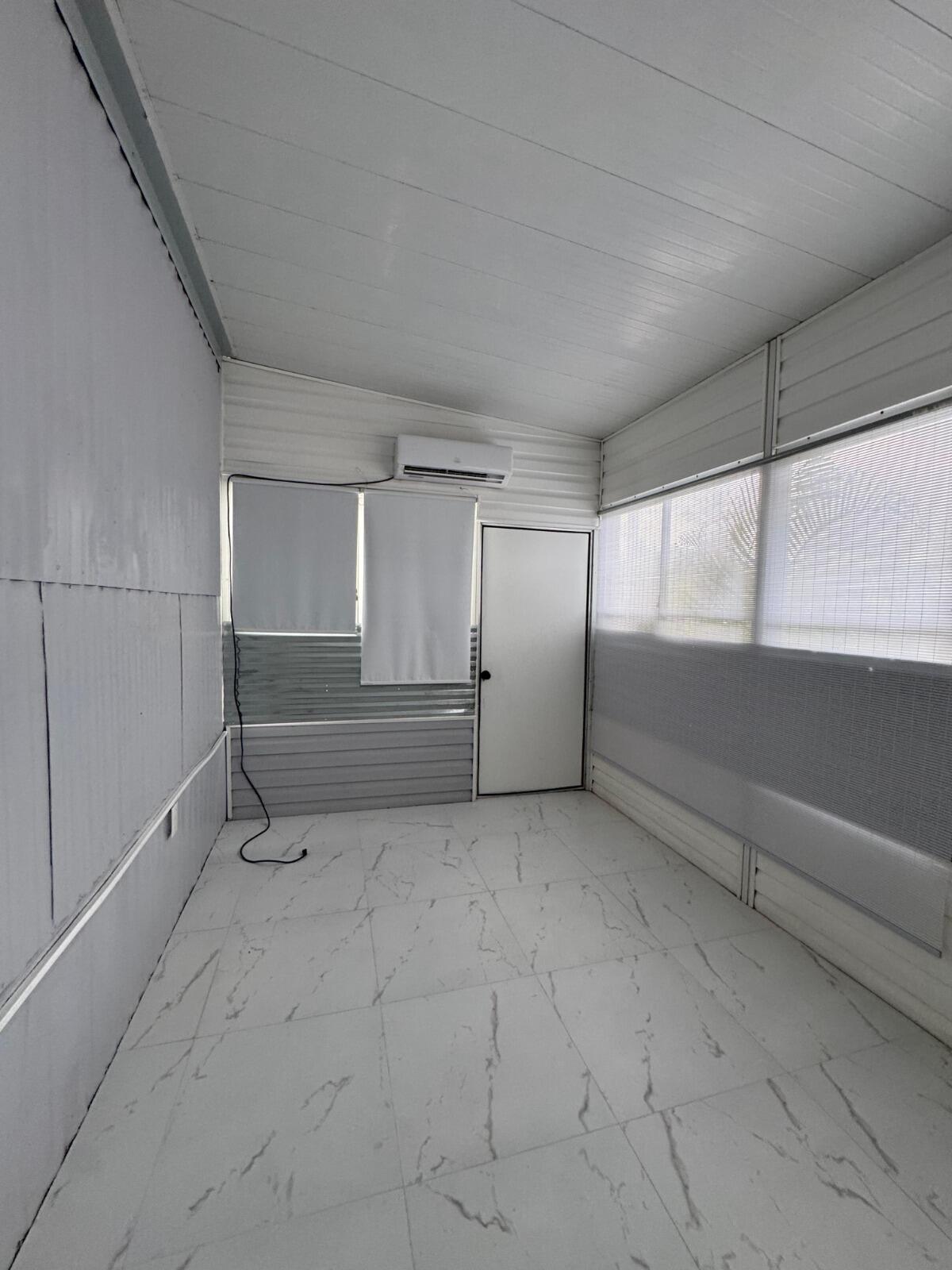 Sand and sea - Residential