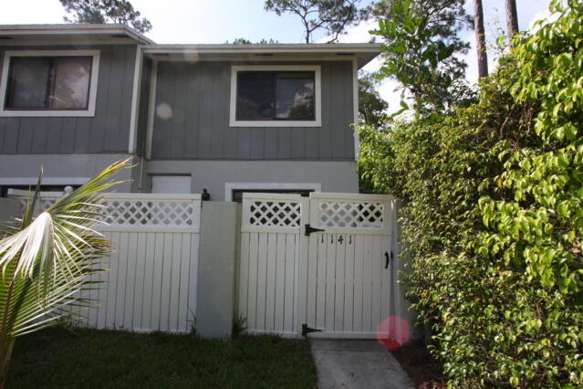 1141 Goldenrod Road 1143