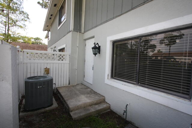1141 Goldenrod Road 1143