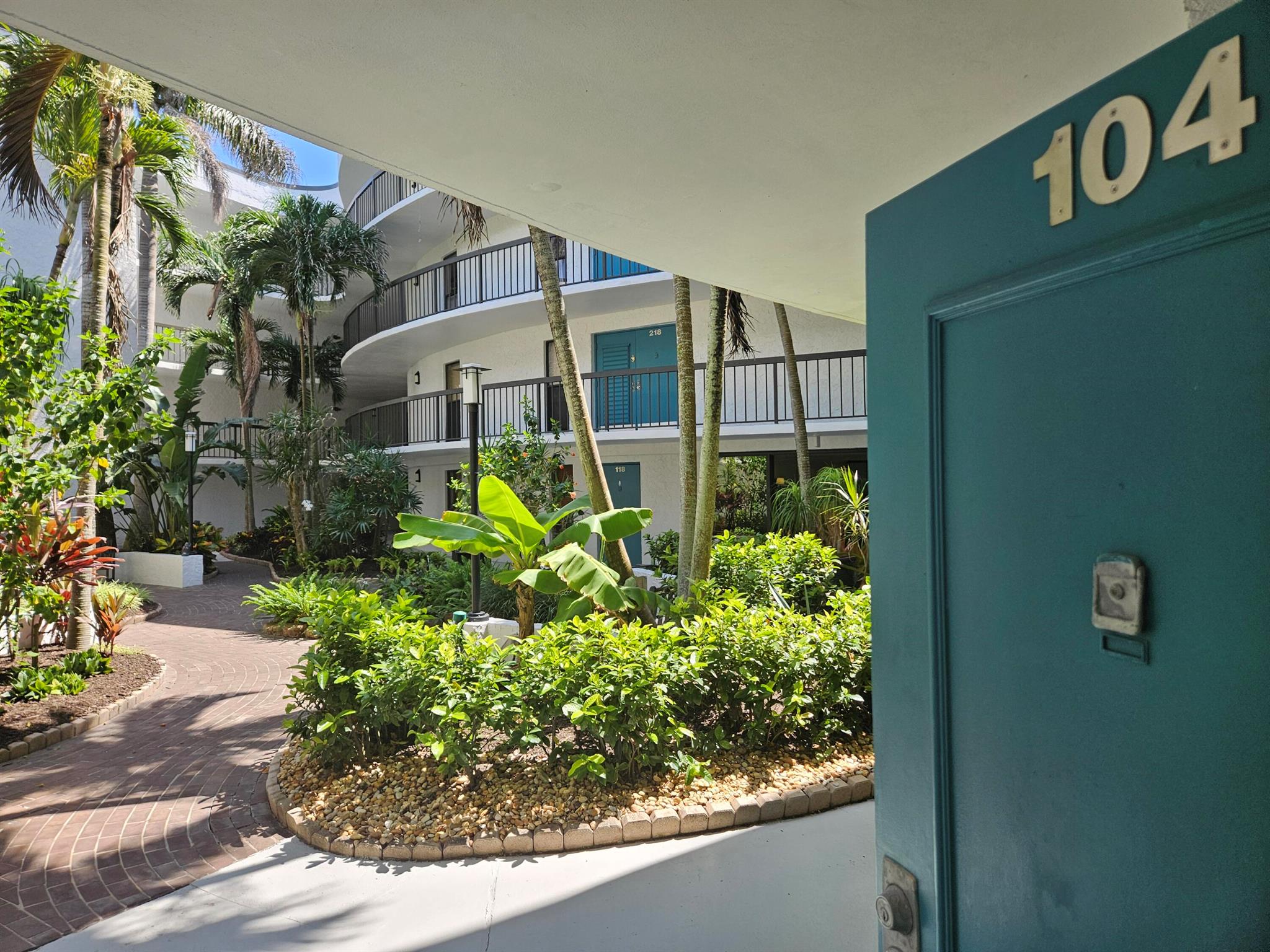 RENOVATED 2/2/ CONDO IN PRESTIGOUS SUNTIDE CONDOMINIUM. YOUR VIEWS FROM BEDROOMS AND LIVINGROOM, A TROPICAL SETTING OF OCEAN AND POOL. WALKING DISTANCE TO SHOPPING, BEACH, RIVER AND MUSEUM. DESIGNATED GARAGE PARKING, CLOSE TO STUART AND JENSEN BEACH BRIDGES, PROFESSIONALLY DECORATED. RENTED FUNISHED AND TURNKEY. AMENITIES INCLUDE POOL, TENNIS, PICKLEBALL, FITNESS, POOL&CARD ROOM, AUTO RINSE, BEACH, DECKS AND GRILL.
