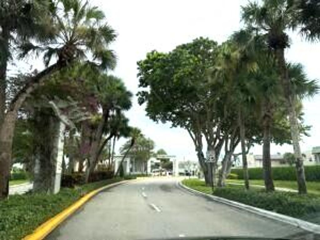 Photo of 946 Flanders T #946 T, Delray Beach, FL 33484 (MLS # R11111174)