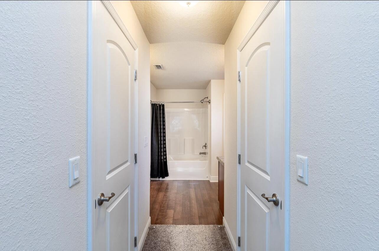 PORT ST LUCIE SECTION 46 1ST REPLAT - Residential Lease