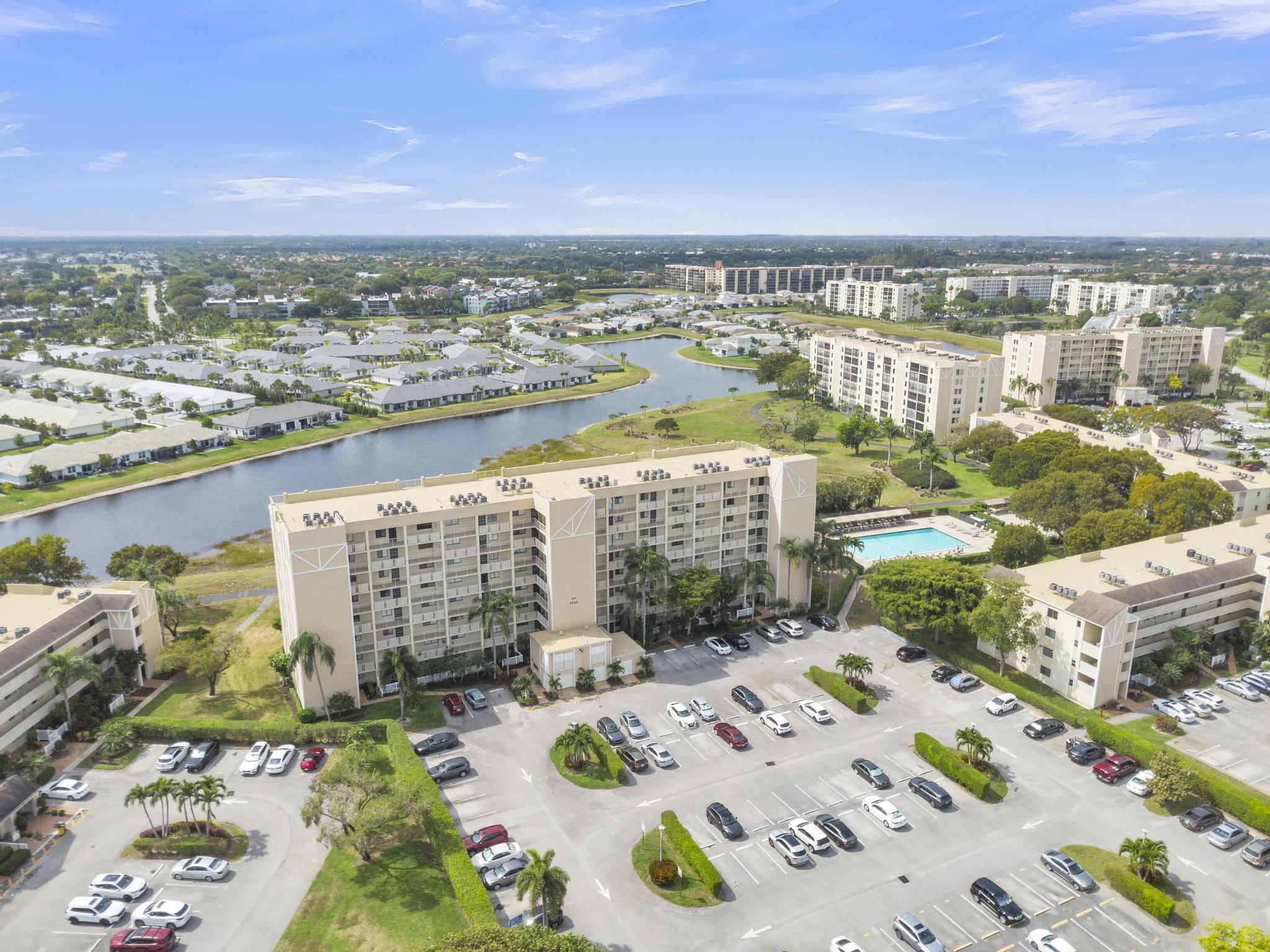 HUNTINGTON LAKES SEC THREE CONDOS - Residential
