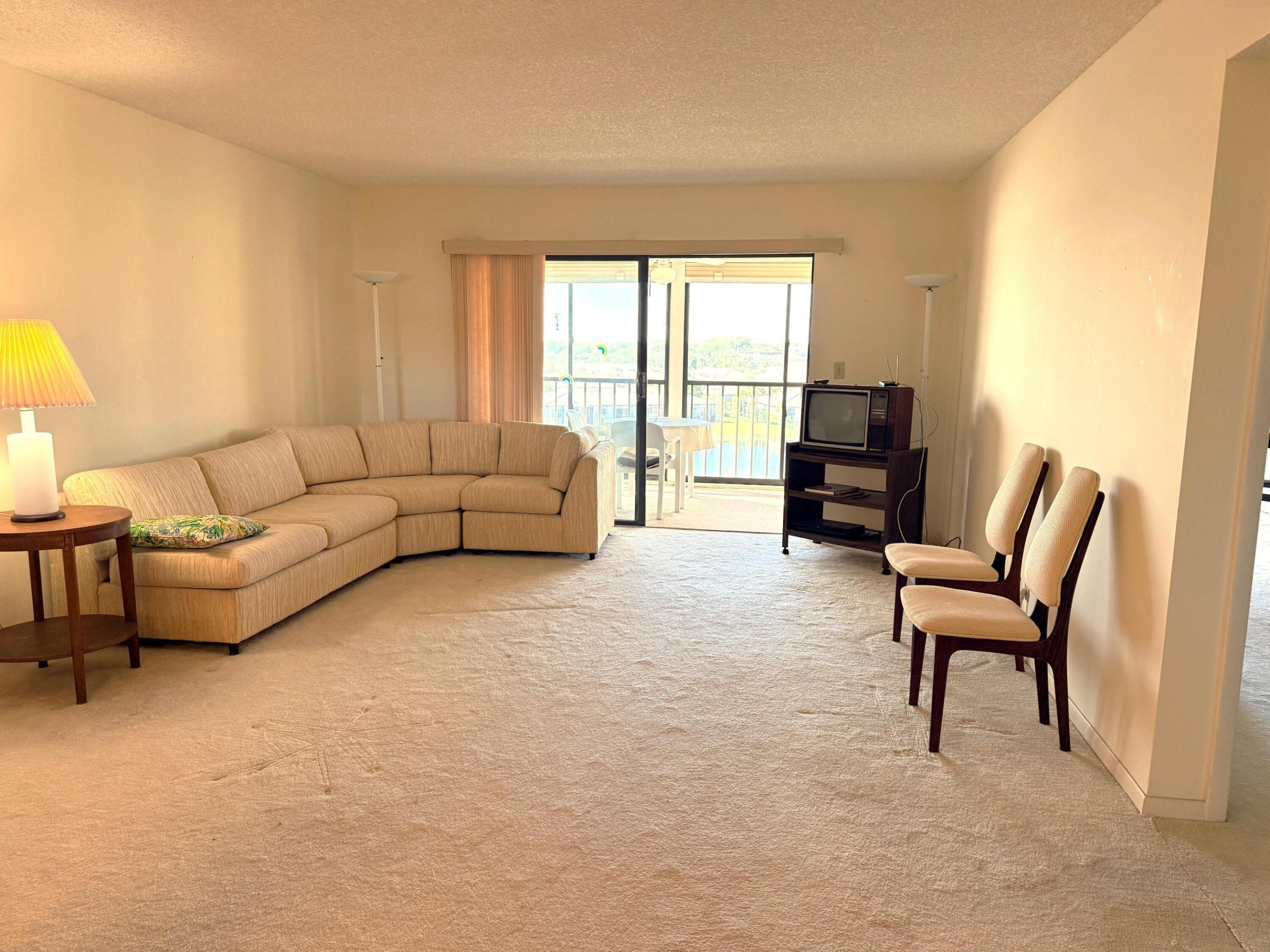 HUNTINGTON LAKES SEC THREE CONDOS - Residential