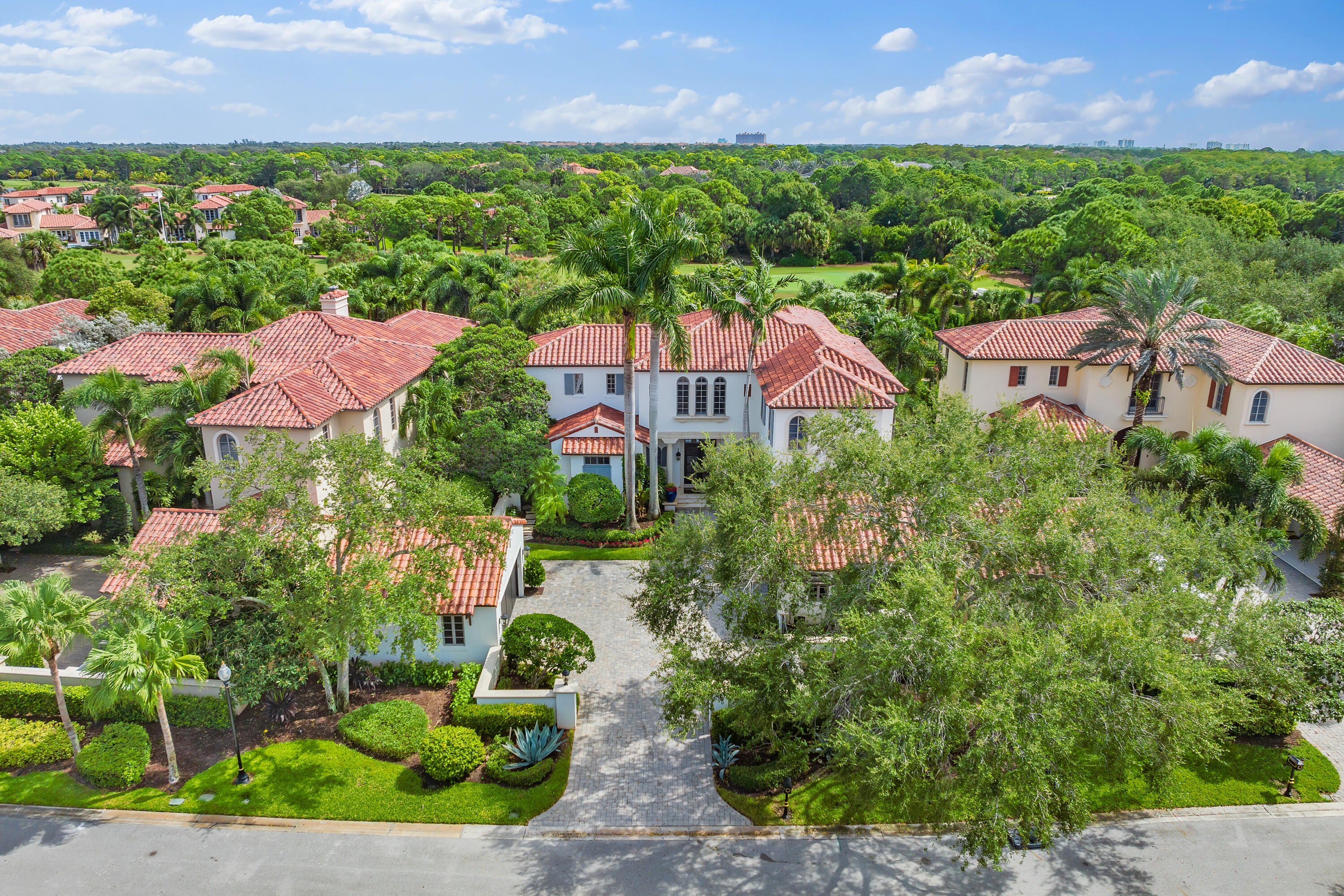 RITZ CARLTON GOLF CLUB & SPA POD B - Residential