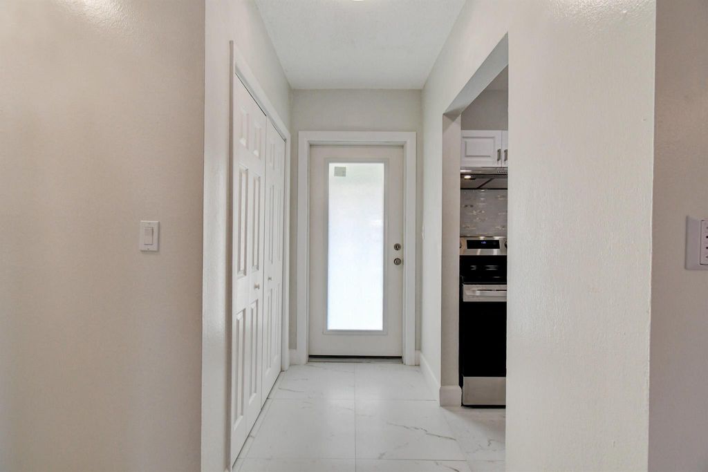 Photo of 1115 Lake Terrace #208, Boynton Beach, FL 33426 (MLS # R10899156)
