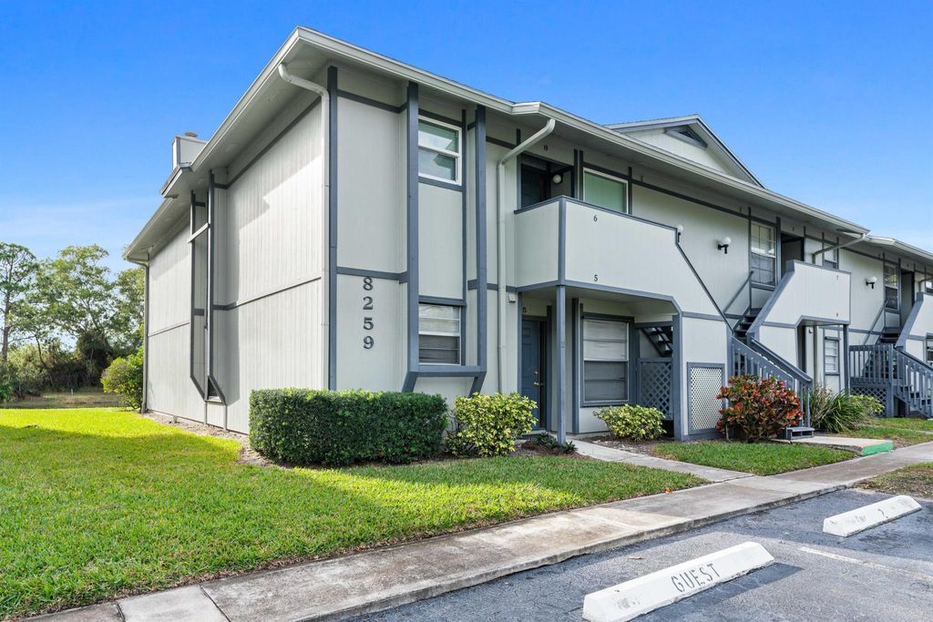 Photo of 8259 SE Croft Circle #L-6, Hobe Sound, FL 33455 (MLS # R10953510)