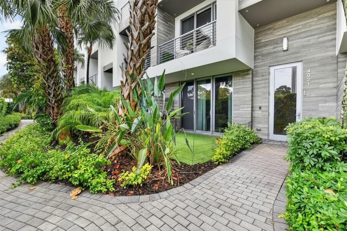 SPANISH RIVER TOWNHOMES - Residential