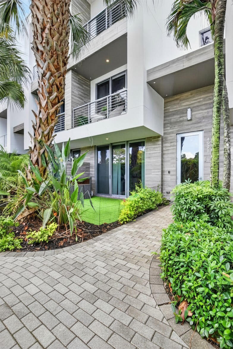 SPANISH RIVER TOWNHOMES - Residential