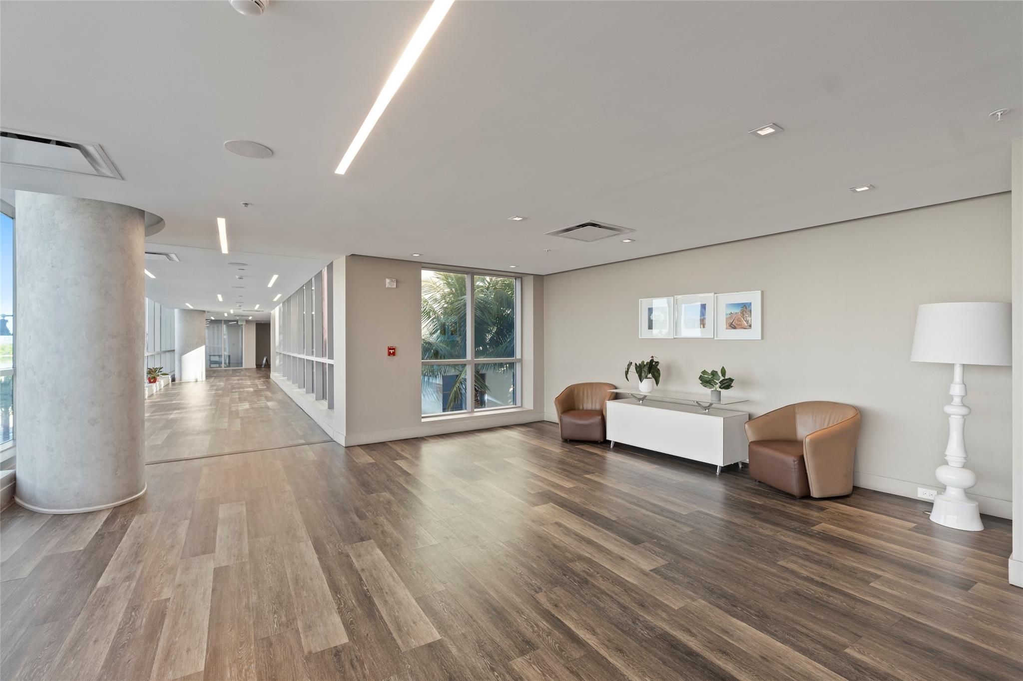 Costa Hollywood - Residential