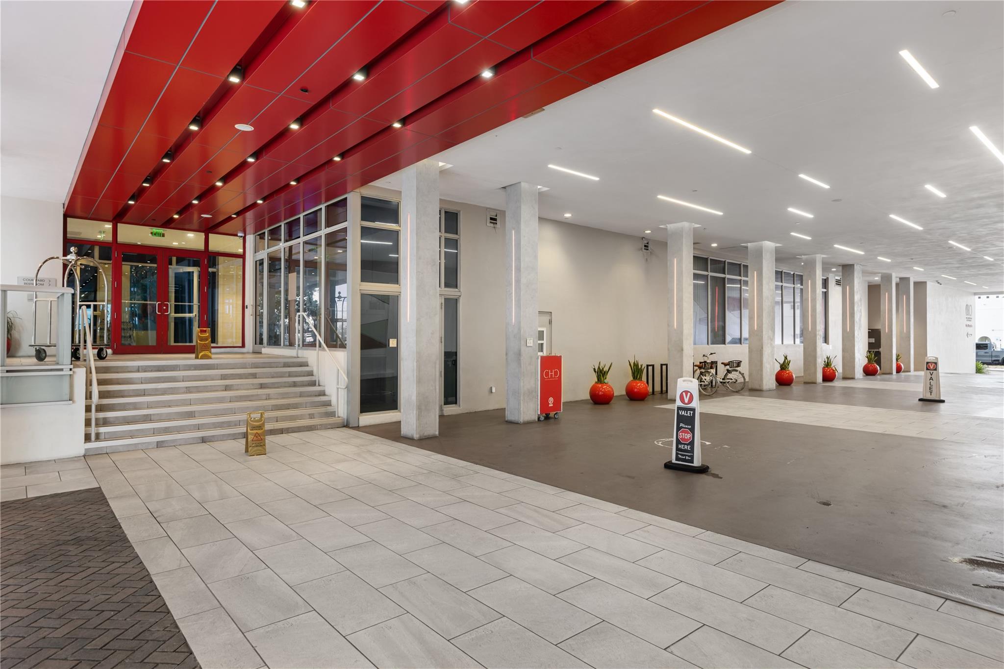 Costa Hollywood - Residential