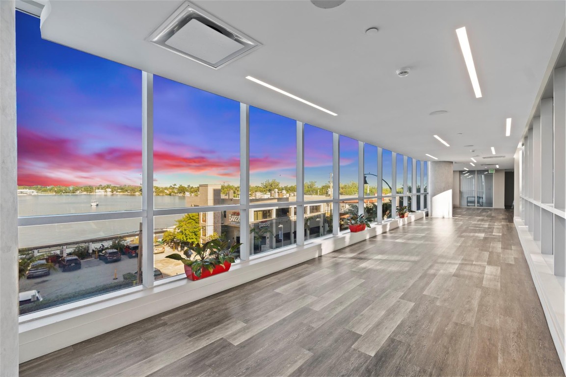 Costa Hollywood - Residential