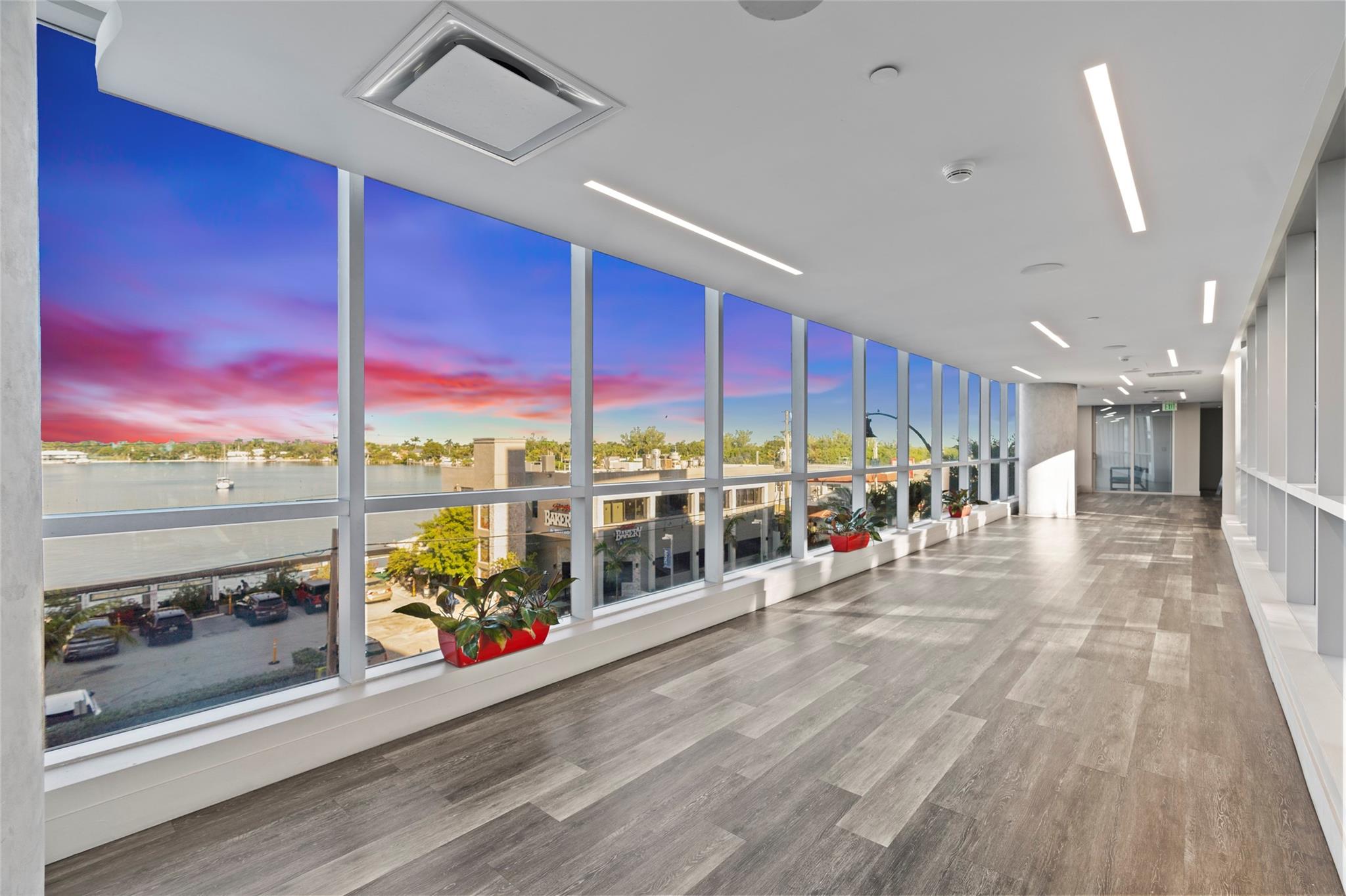 Costa Hollywood - Residential