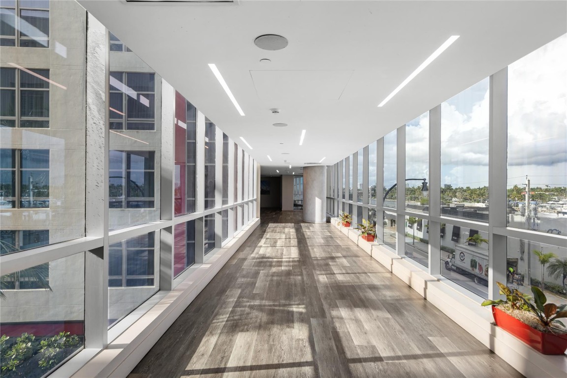 Costa Hollywood - Residential