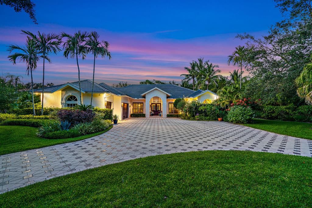 Photo of 18492 SE Heritage Drive, Tequesta, FL 33469 (MLS # R10820481)